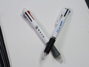メモ用紙とボールペン